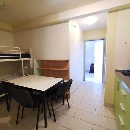 Simbol Rooms With Free Private Parking Ljubljana Szoba fotó