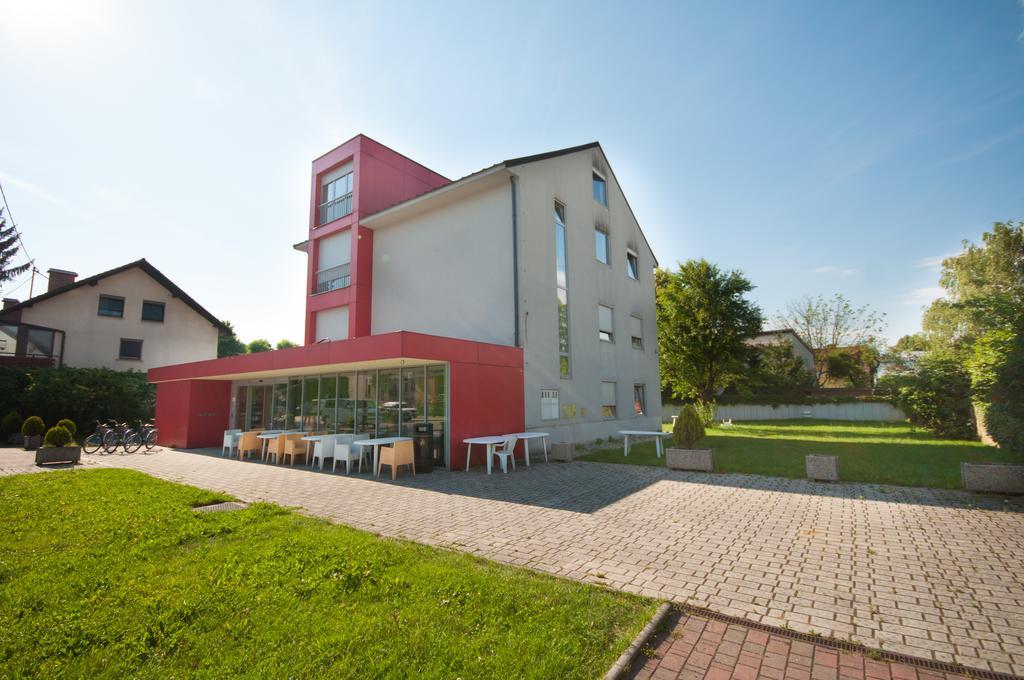 Simbol Rooms With Free Private Parking Ljubljana Kültér fotó