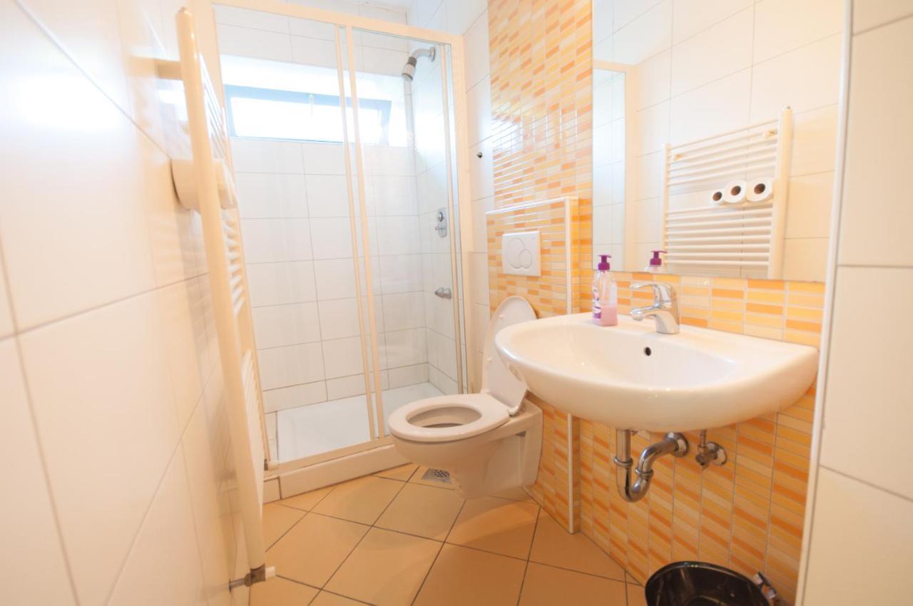 Simbol Rooms With Free Private Parking Ljubljana Szoba fotó