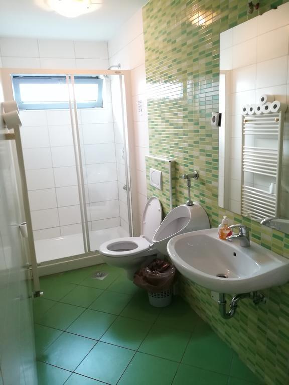 Simbol Rooms With Free Private Parking Ljubljana Kültér fotó